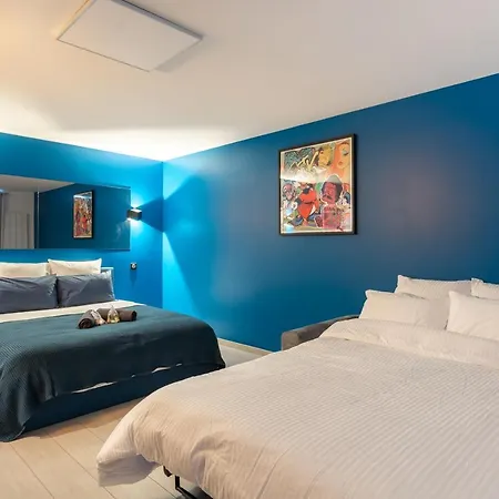 Double 6 Persons Near - Fairytale Factory Apartment *