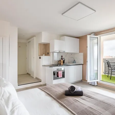 Double 6 Persons Near - Fairytale Factory Bussy-Saint-Georges