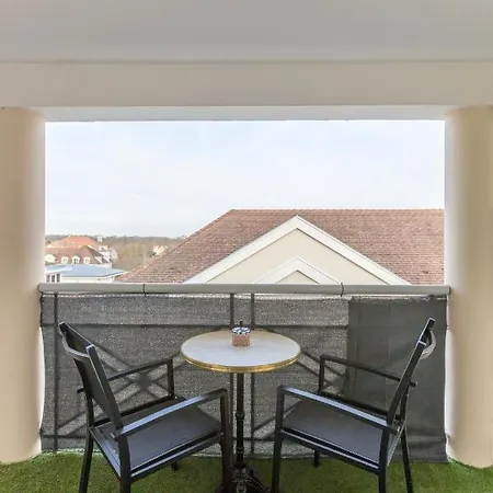 Double 6 Persons Near - Fairytale Factory Apartment Bussy-Saint-Georges